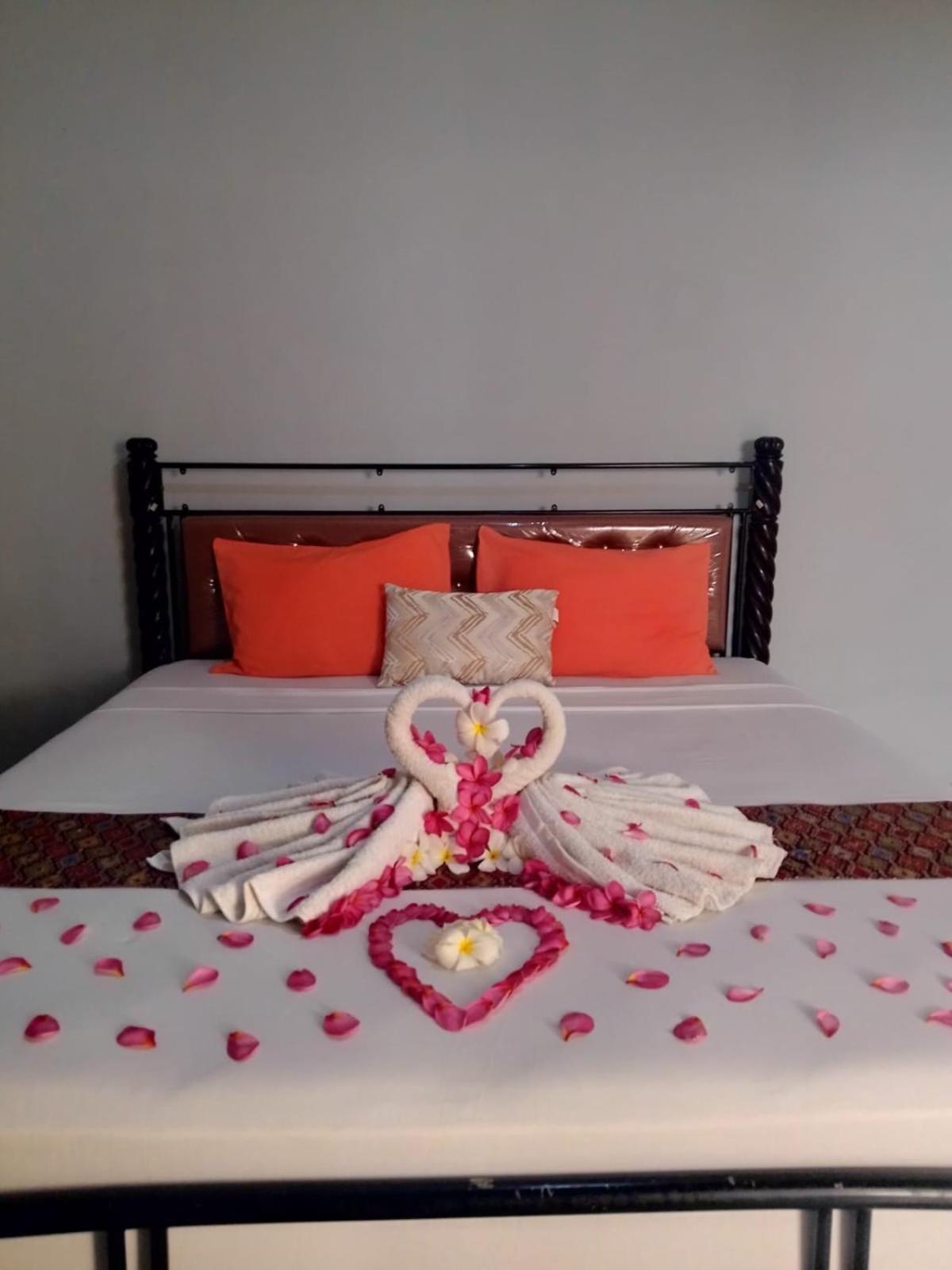 Pineapple Guest House Gili Air Exterior photo