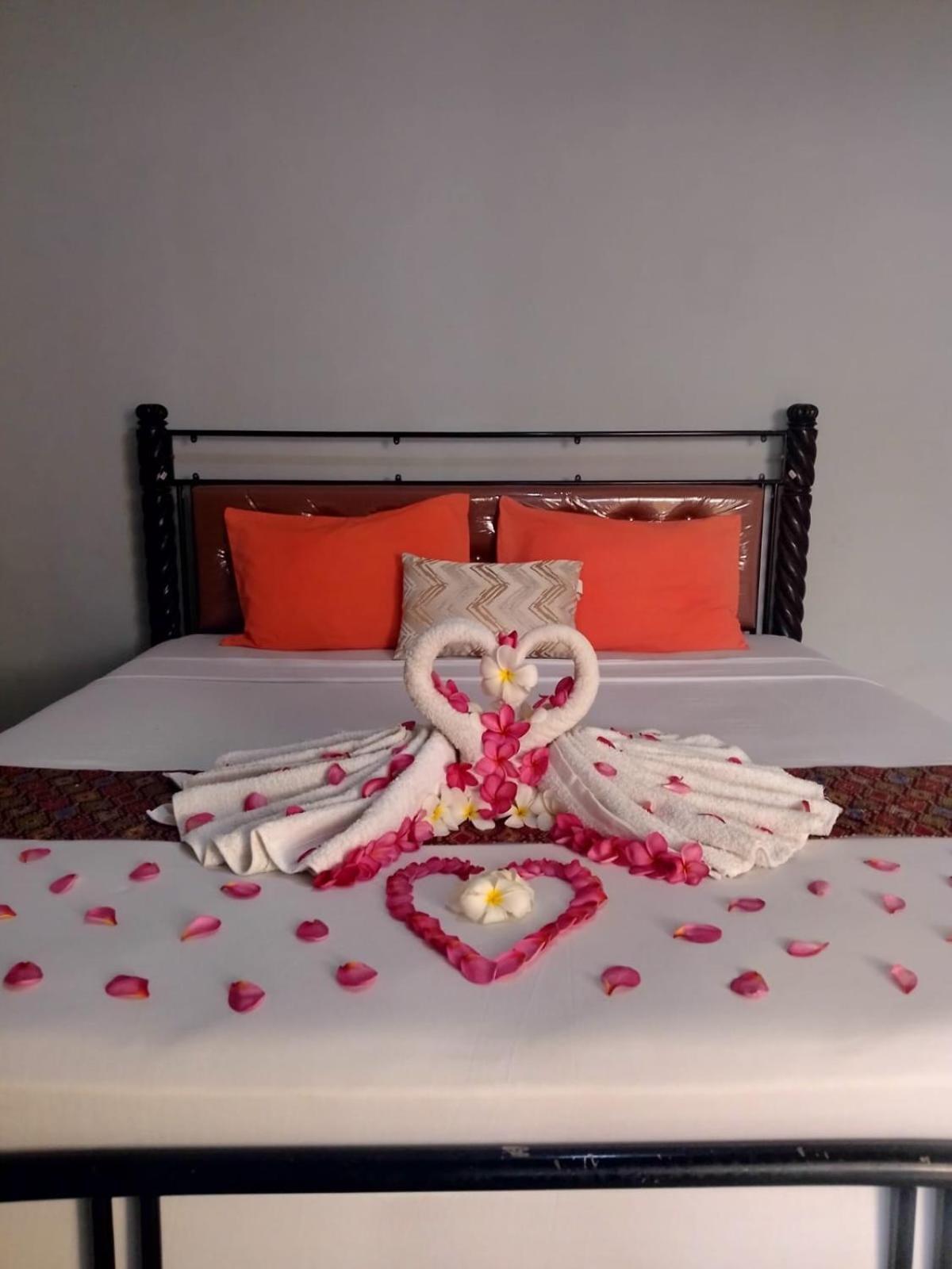Pineapple Guest House Gili Air Exterior photo