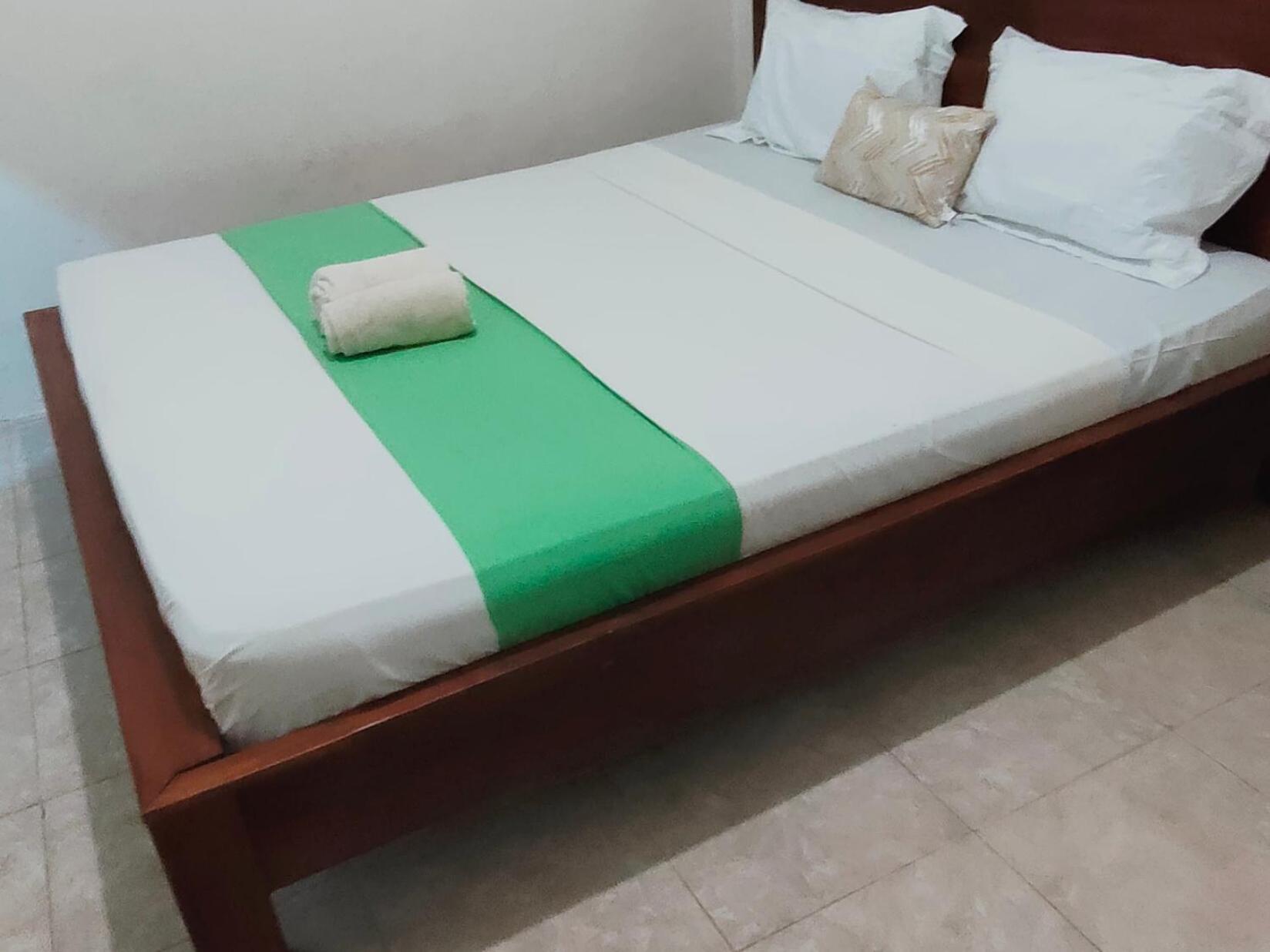 Pineapple Guest House Gili Air Room photo